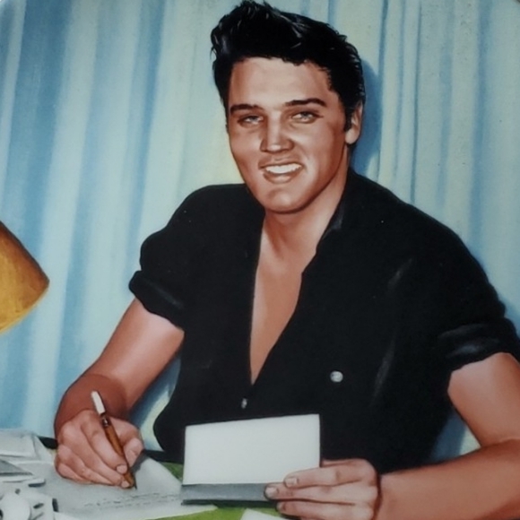 Elvis Presley Looking At A Legend Letters From Fans Limited Edition Plate #7219A - Picture 9 of 12